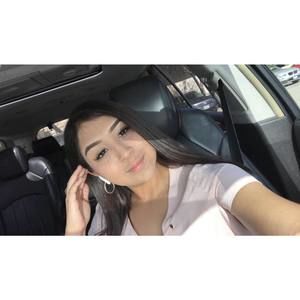 Meet your Posher, Sarahí